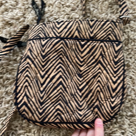Vera Bradley crossbody purse EUC measures  8 x 8 - Picture 6 of 8